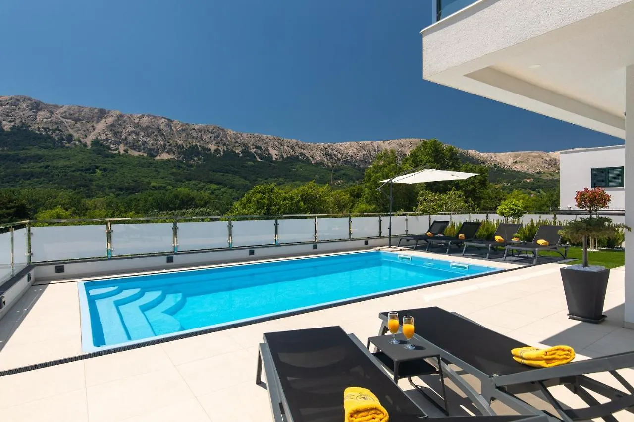 Villa Supernus With Heated Pool バスカ 0*,  クロアチア